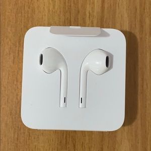 Brand new apple headphones